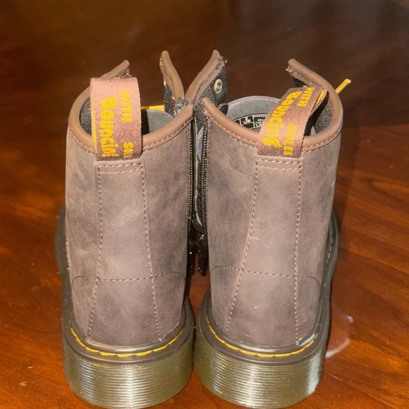 Dr Martens wildhorse lamper kids shoe - Picture 2 of 5